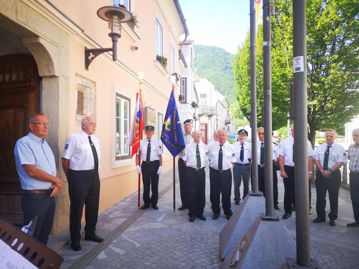 Predaja znaka Orožja nismo oddali